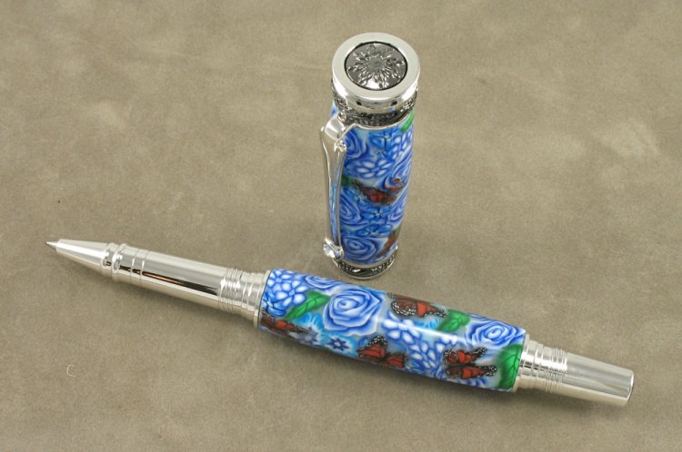 #1283 - Blue Roses Polymer Clay Rollerball Pen - Click Image to Close