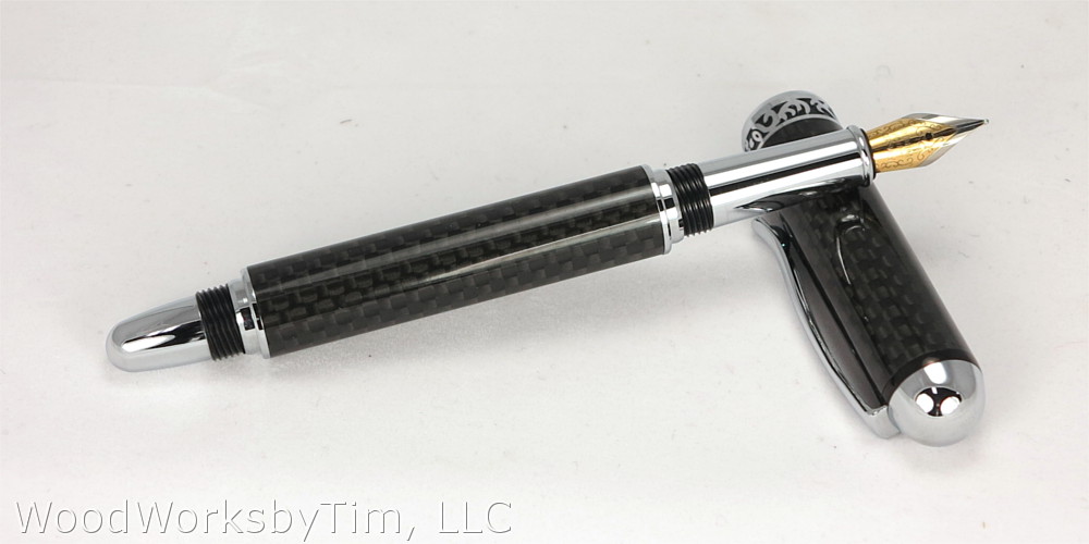 #1619 - Carbon Fiber Fountain Pen - Click Image to Close